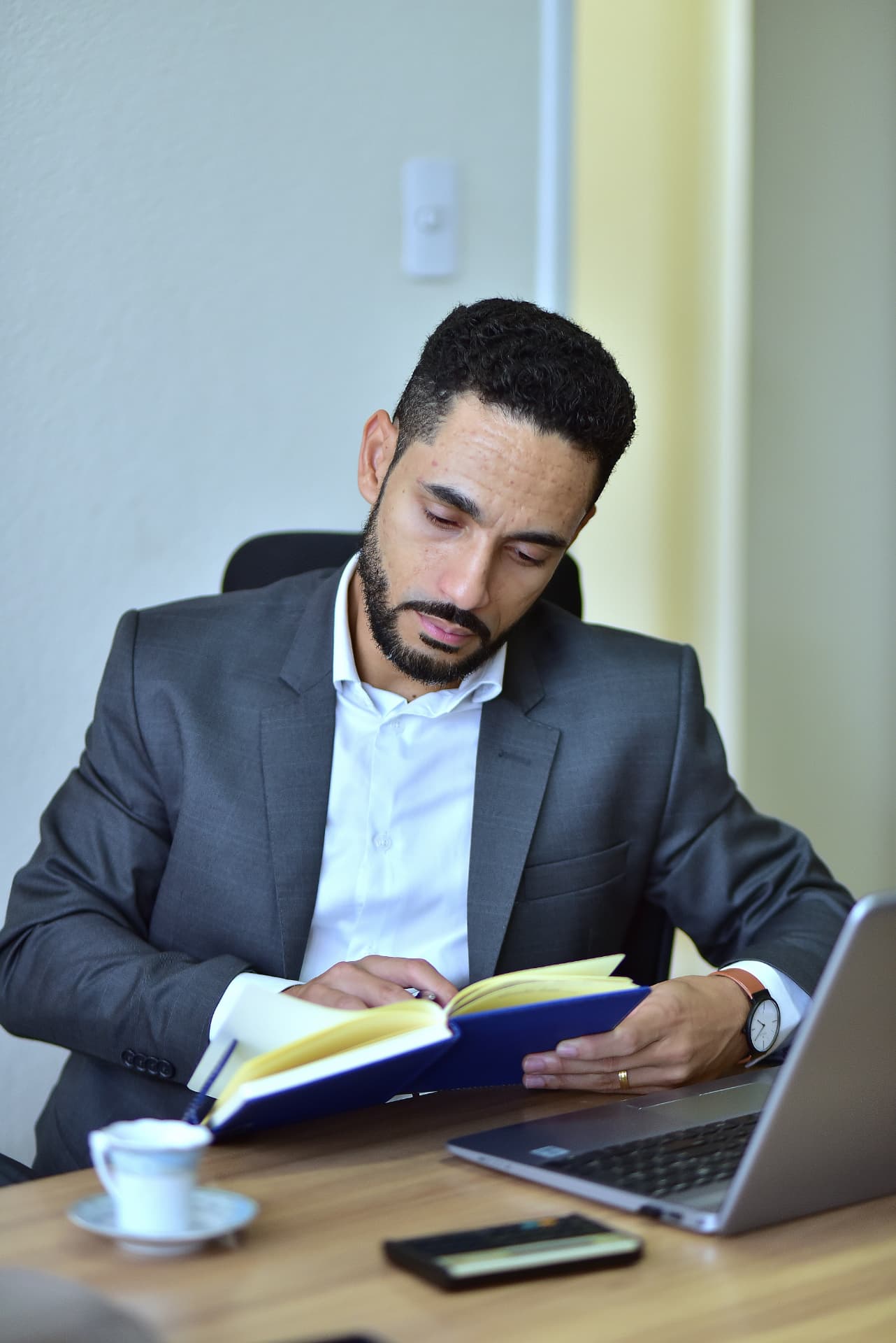 Ricardo Rios conduzindo uma análise